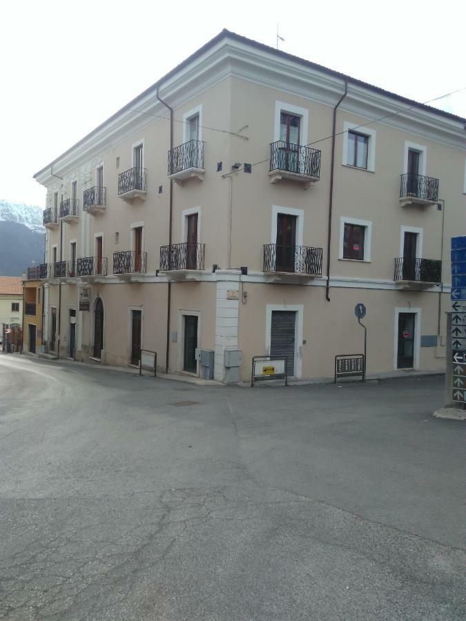 Palazzo Camelot, 19 Via Nazionale San Demetrio ne' Vestini Exterior foto